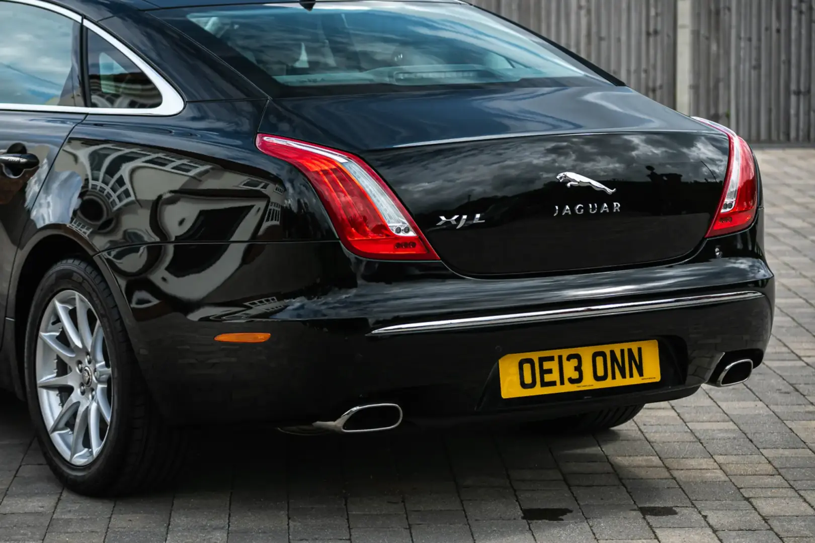 Jaguar XJ XJ 2.0 i4 LWB Portfolio 3