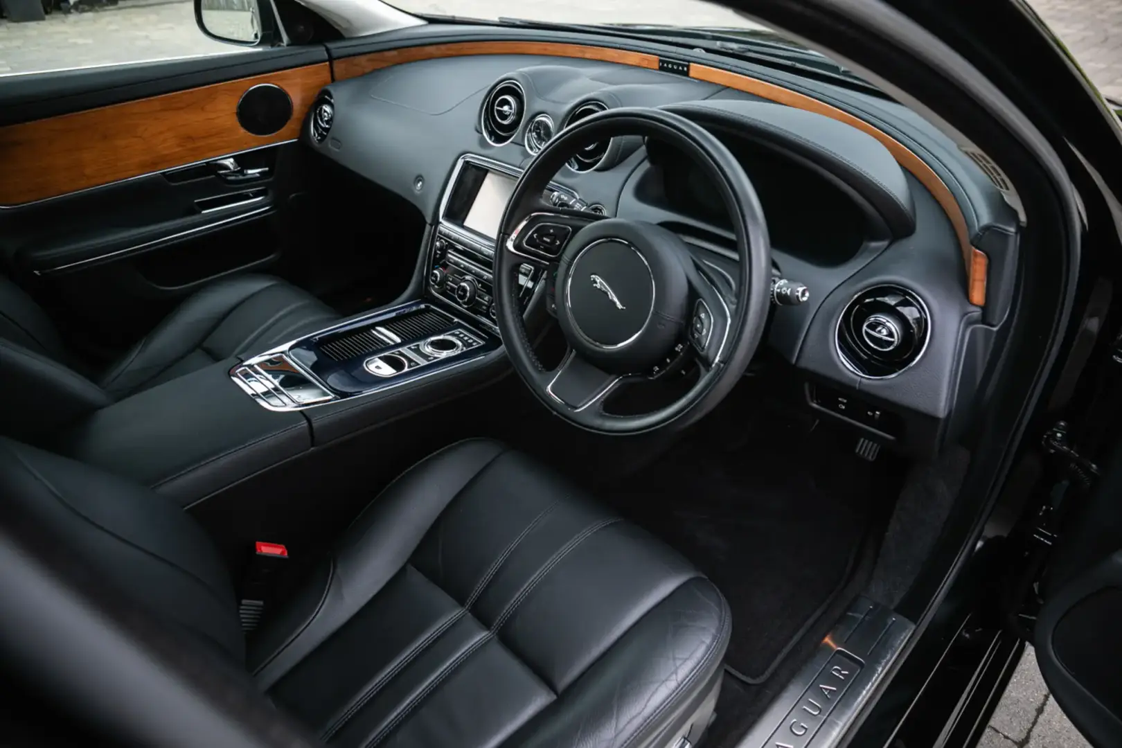 Jaguar XJ XJ 2.0 i4 LWB Portfolio 5
