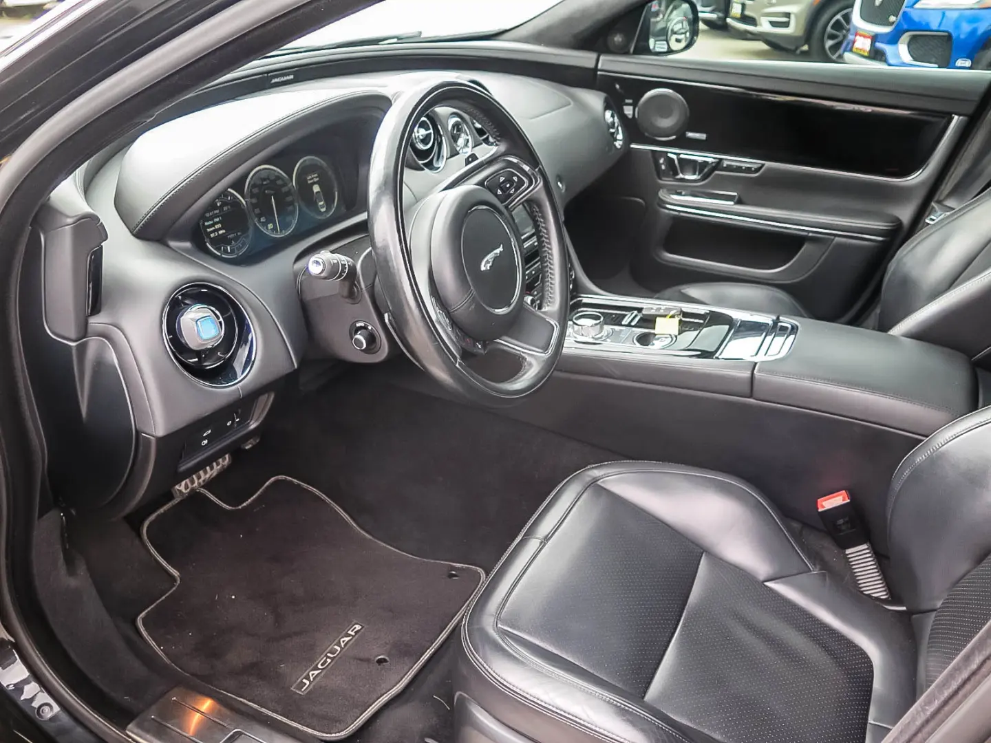 Jaguar XJ XJ 2.0 i4 LWB Portfolio Plus+Arka Koltuk Paketli 5