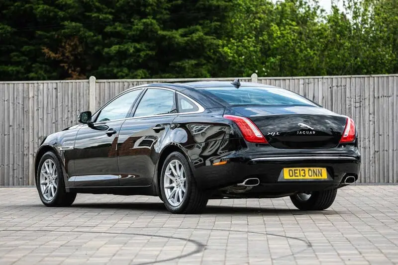 Jaguar XJ XJ 2.0 i4 LWB Portfolio 0