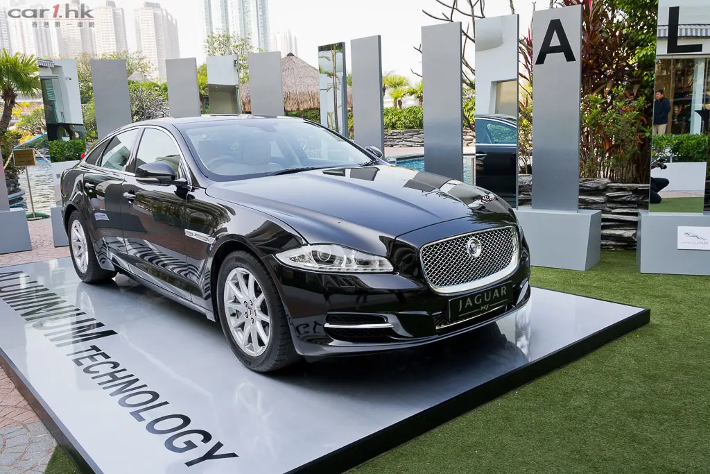 Jaguar XJ XJ 2.0 i4 SWB Luxury 6