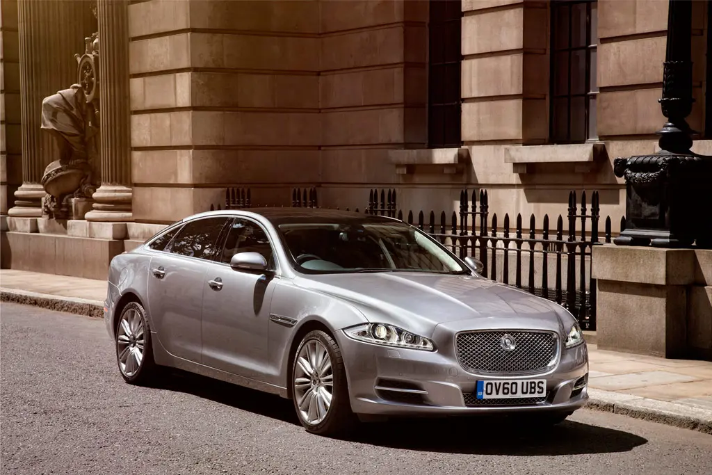 Jaguar XJ XJ 2.0 i4 SWB Luxury 3