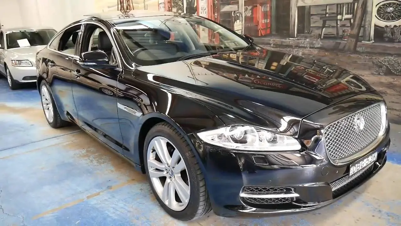 Jaguar XJ XJ 2.0 SWB Luxury 4