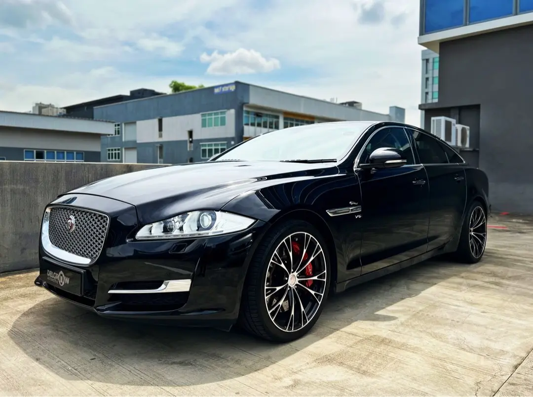 Jaguar XJ XJ 2.0 SWB Premium Luxury 5