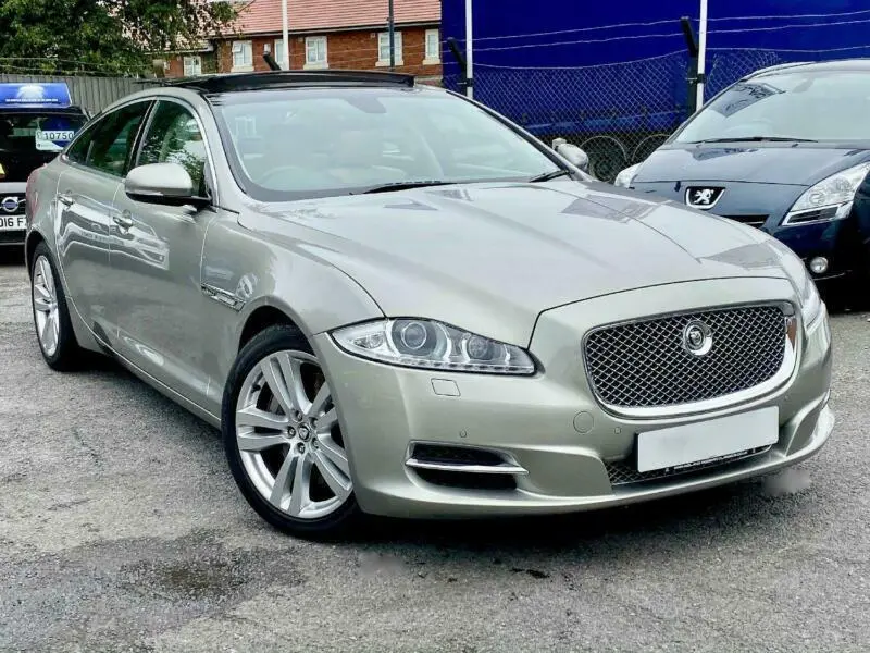 Jaguar XJ XJ 3.0 D V6 SWB Premium Luxury 2