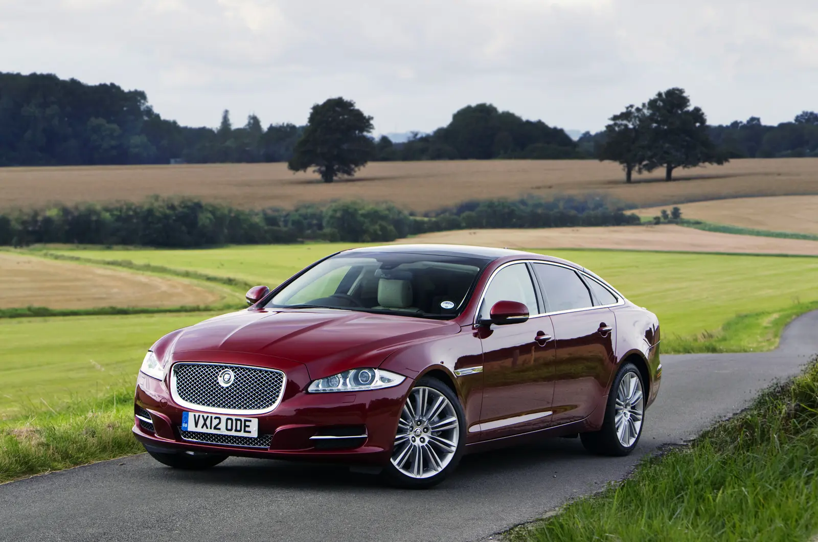 Jaguar XJ XJ 3.0 S/C AWD LWB Portfolio 4