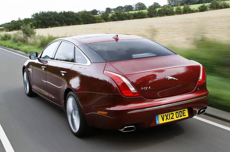 Jaguar XJ XJ 3.0 S/C AWD LWB Portfolio 5