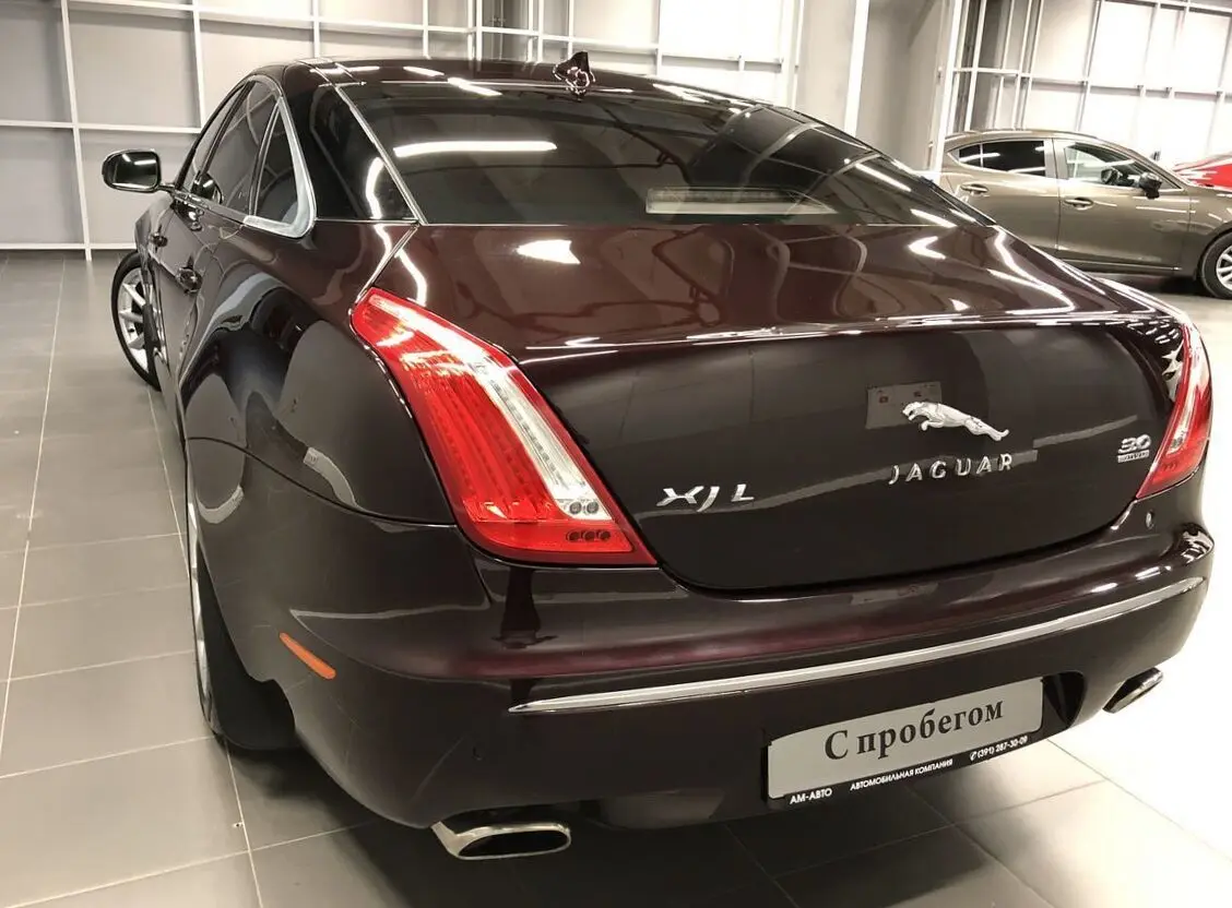 Jaguar XJ XJ 3.0 S/C AWD SWB Portfolio 3