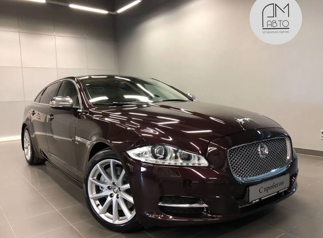 Jaguar XJ XJ 3.0 S/C AWD SWB Portfolio 6