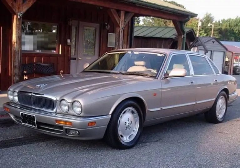 Jaguar XJ XJ 3.2 2