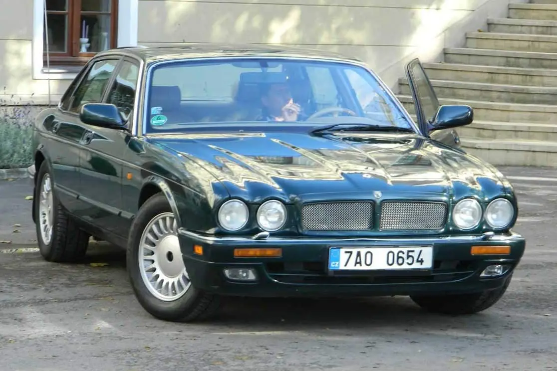 Jaguar XJ XJ 3.2 7