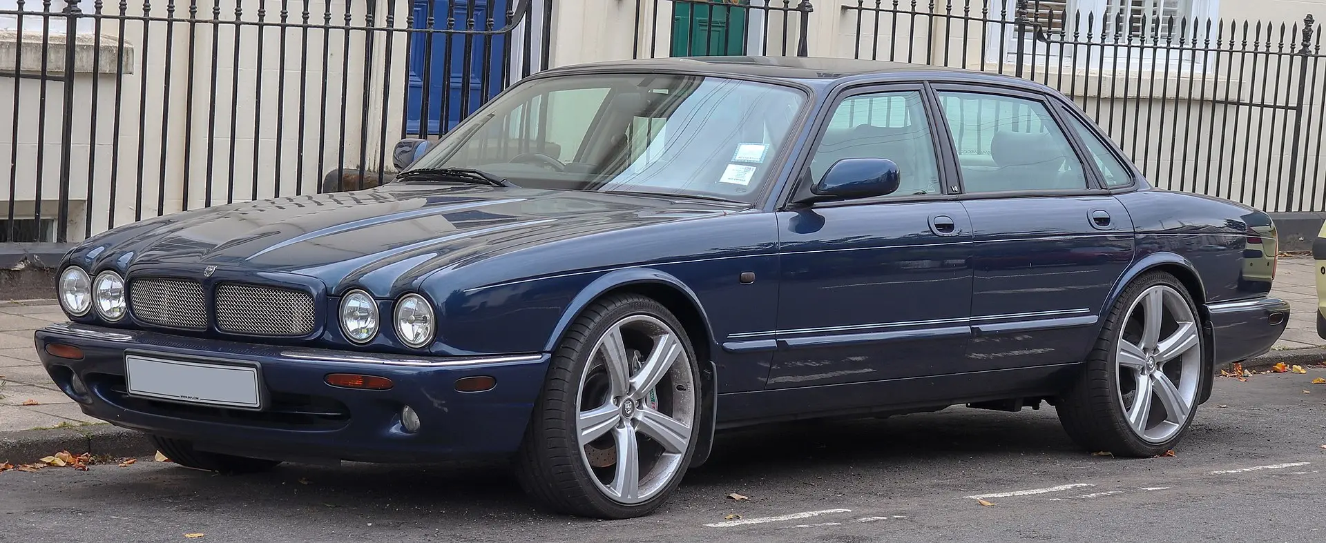 Jaguar XJ XJ 3.2 5