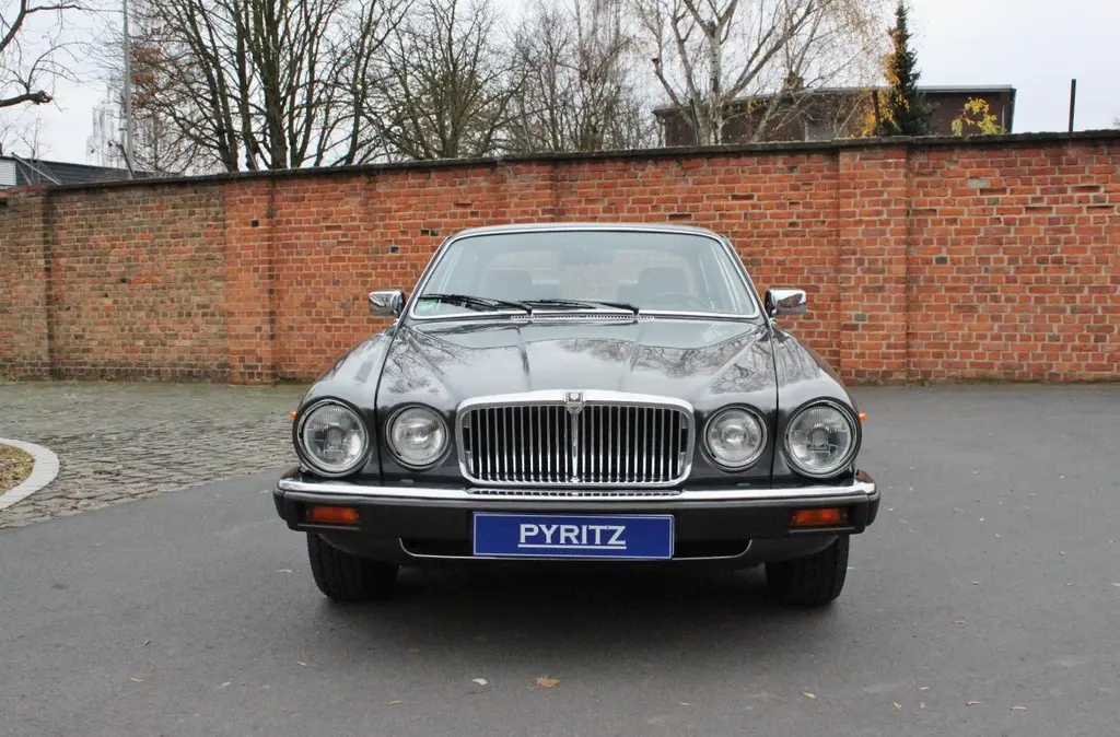 Jaguar XJ XJ 4.0 Sovereign 2