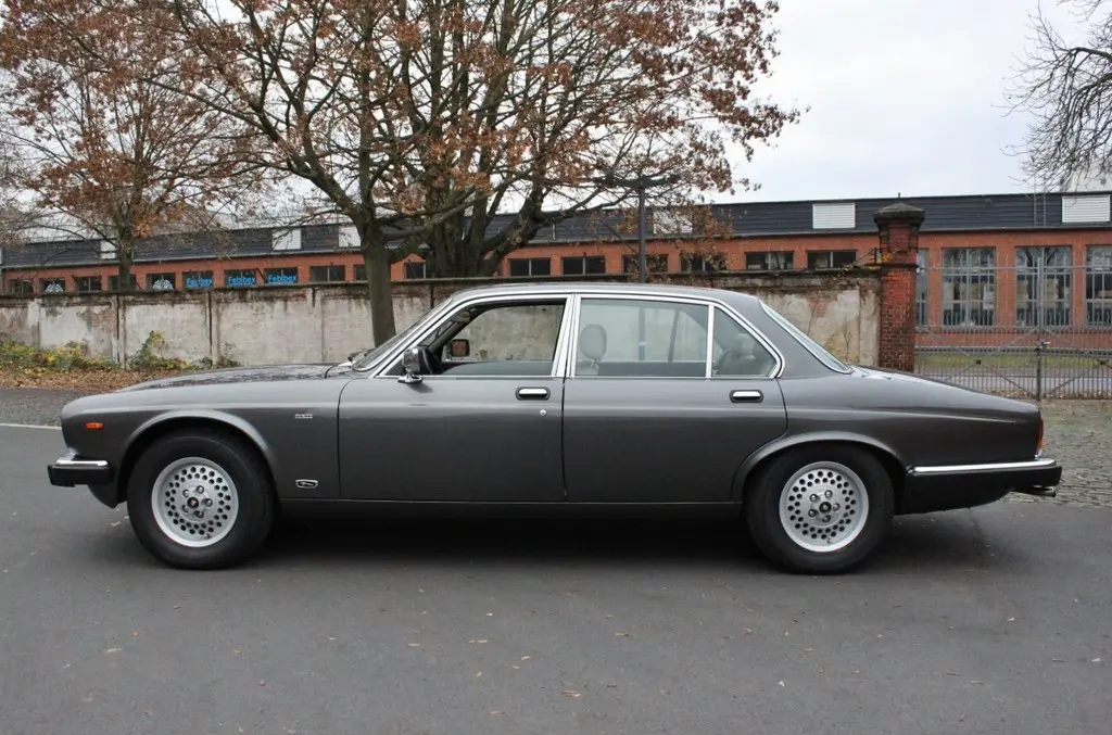 Jaguar XJ XJ 4.0 Sovereign 6
