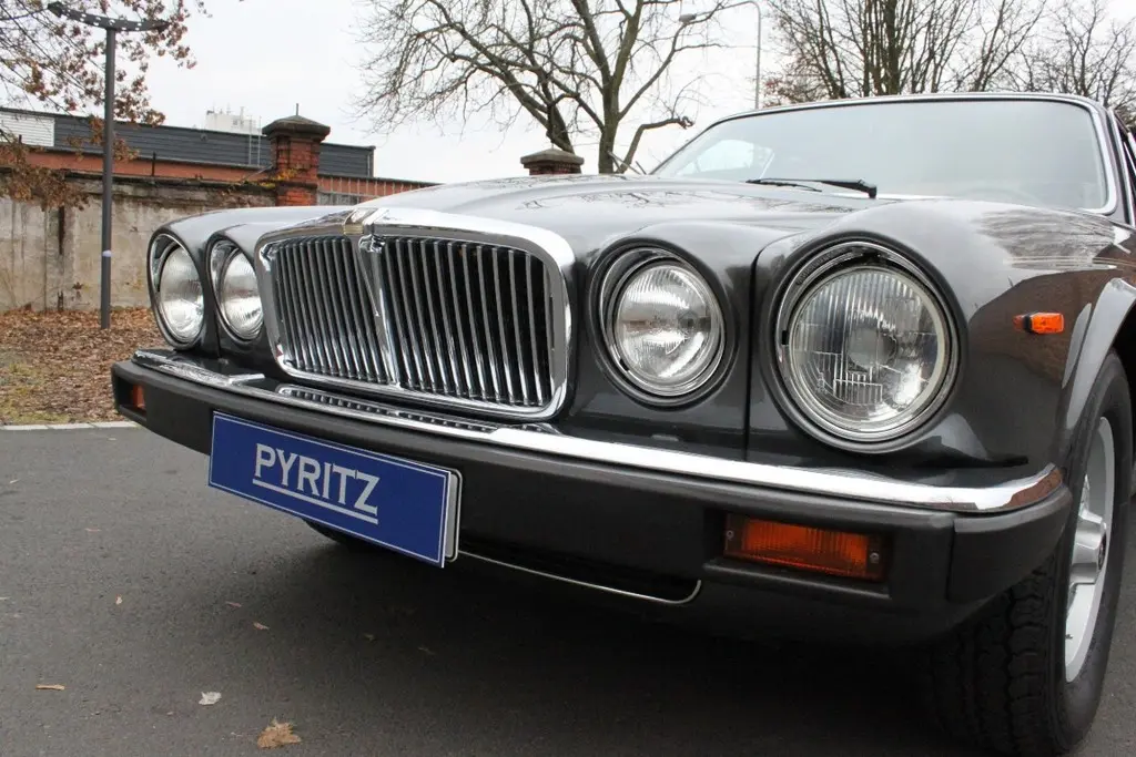 Jaguar XJ XJ 4.0 Sovereign 5
