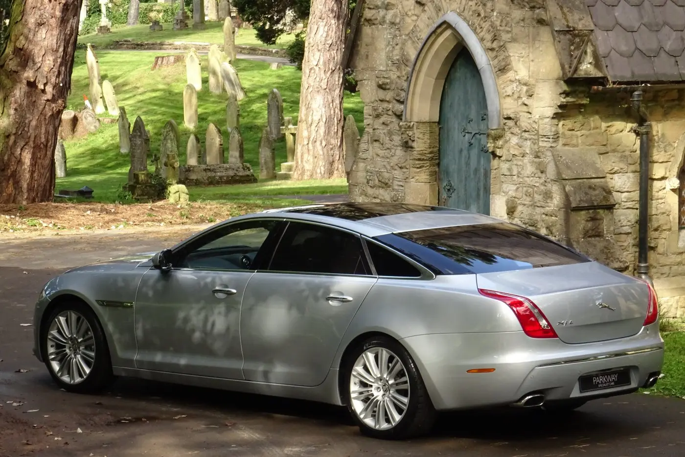 Jaguar XJ XJ 5.0 S/C LWB Portfolio 3
