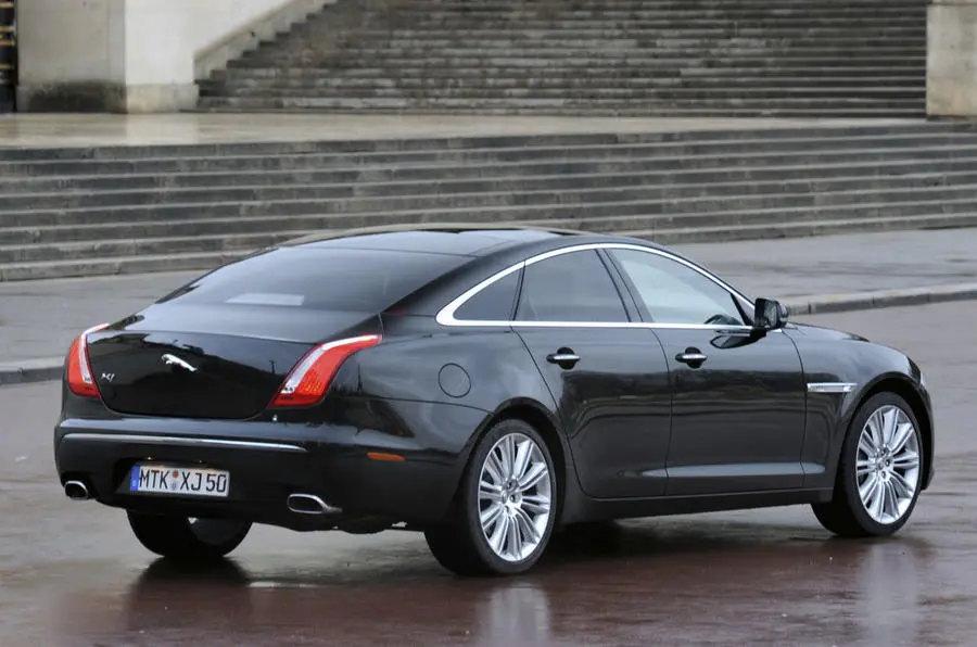 Jaguar XJ XJ 5.0 S/C LWB Portfolio 5