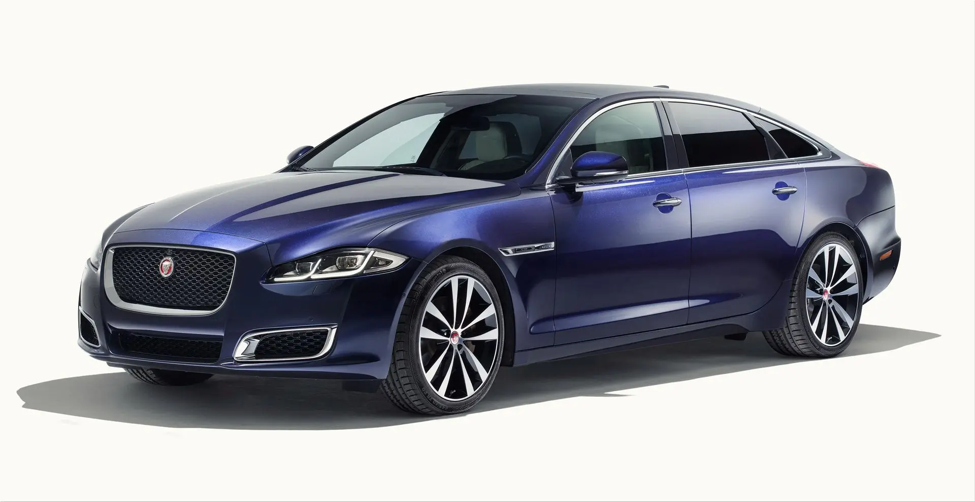 Jaguar XJ XJ 2.0 LWB Luxury 6