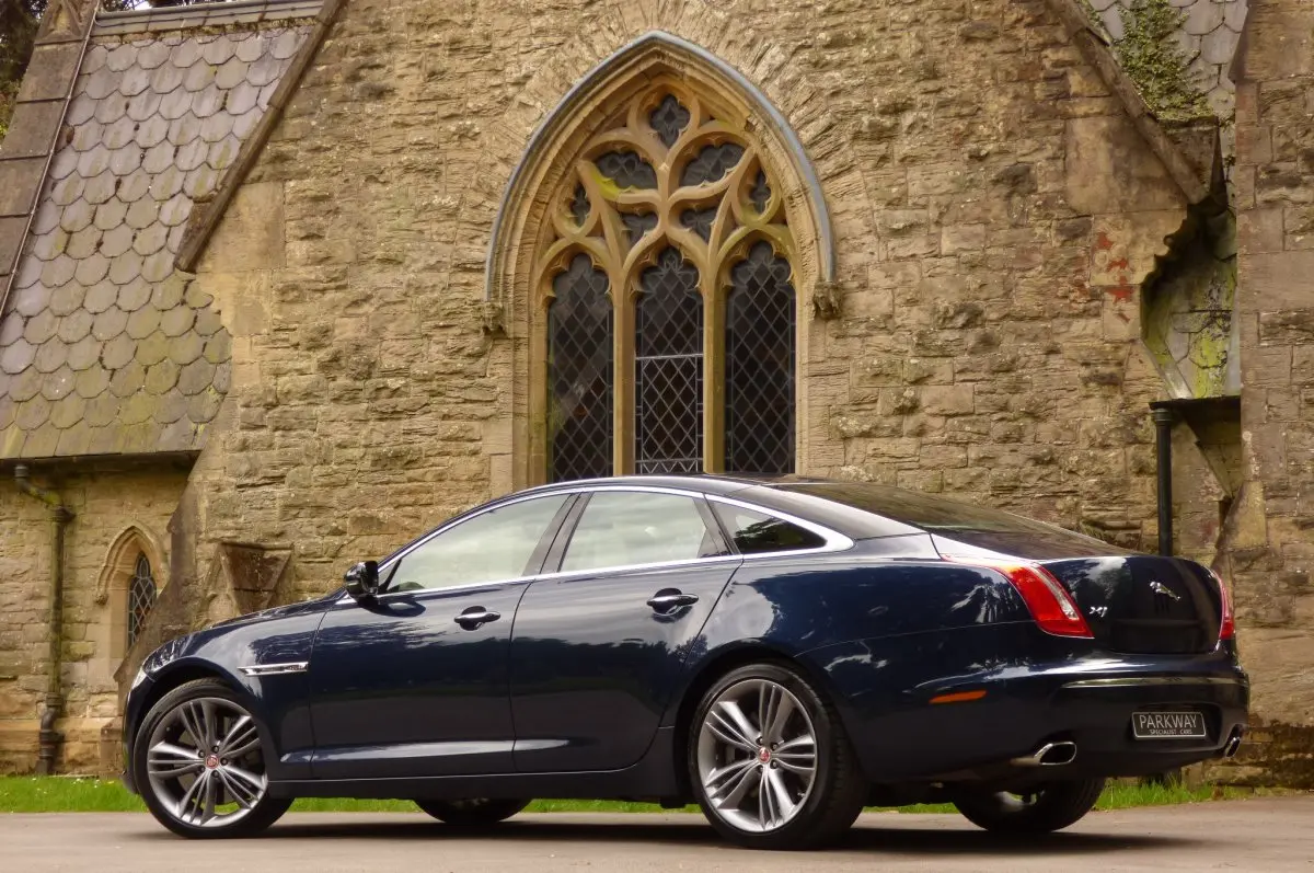 Jaguar XJ XJ 5.0 S/C SWB Portfolio 2