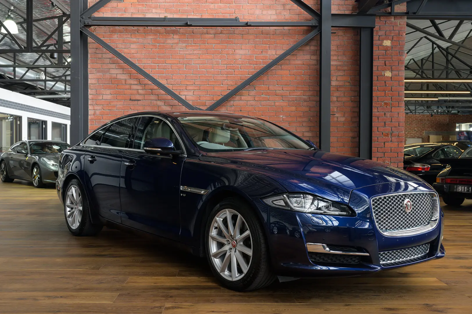 Jaguar XJ XJ 5.0 S/C LWB Premium Luxury 1