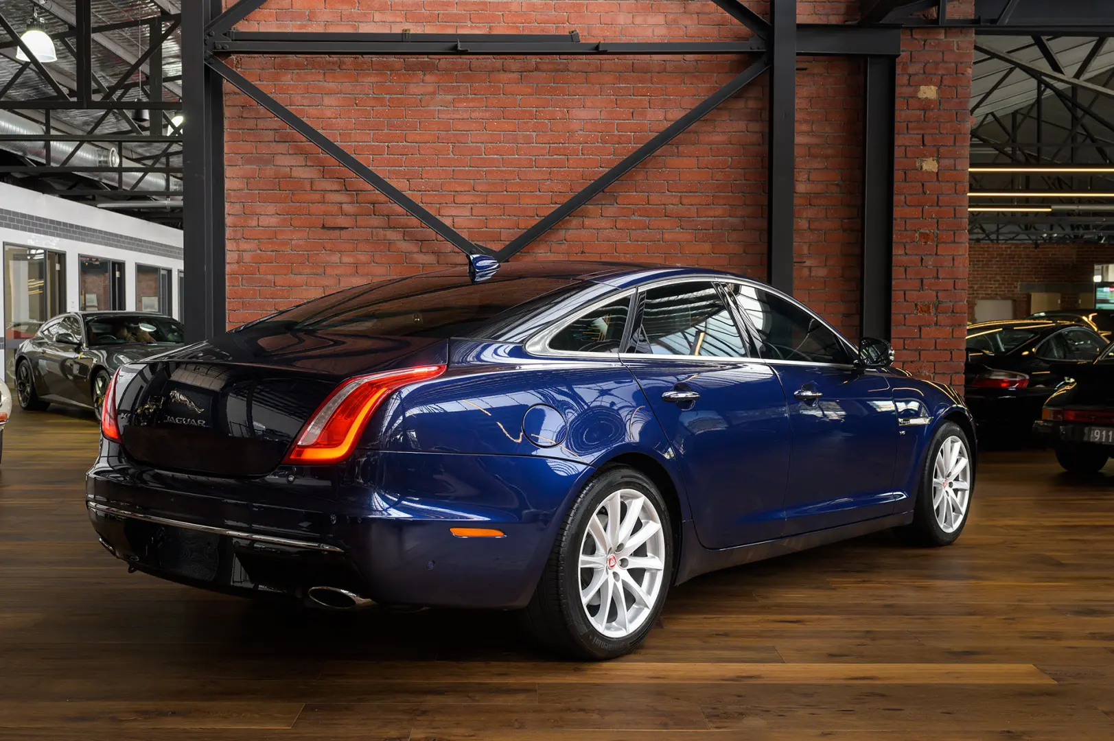 Jaguar XJ XJ 5.0 S/C LWB Premium Luxury 2
