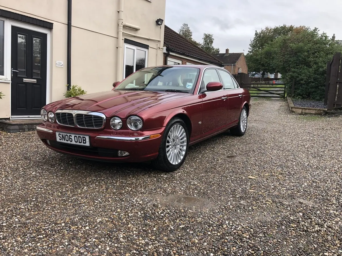 Jaguar XJ6 XJ6 3.0 V6 Luxury 1