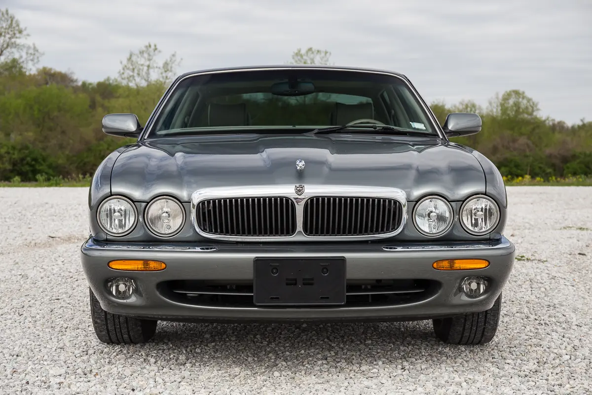 Jaguar XJ XJ8 3.5 V8 Executive 2