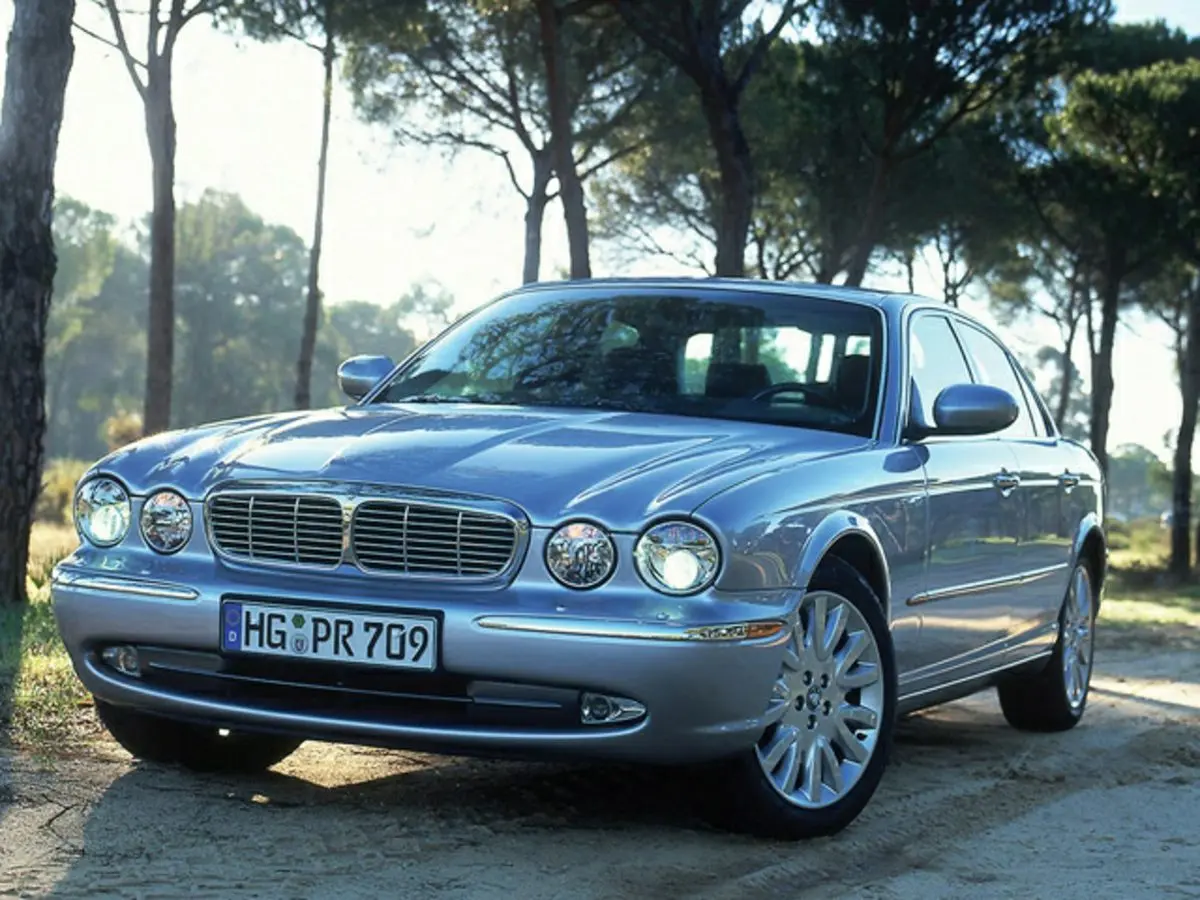 Jaguar XJ XJ8 3.5 V8 Sovereing 4
