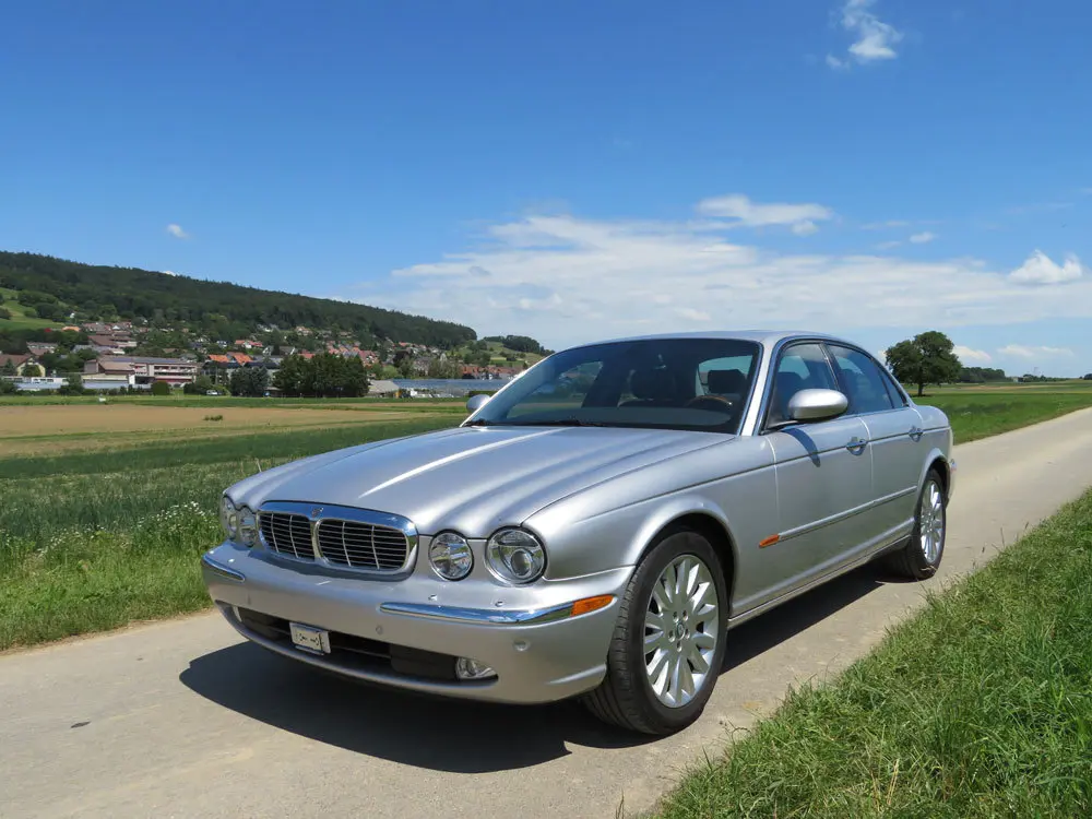 Jaguar XJ XJ8 4.2 V8 Executive 3
