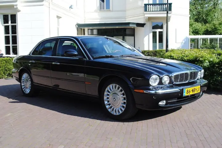 Jaguar XJ XJ8 4.2 V8 Executive 3