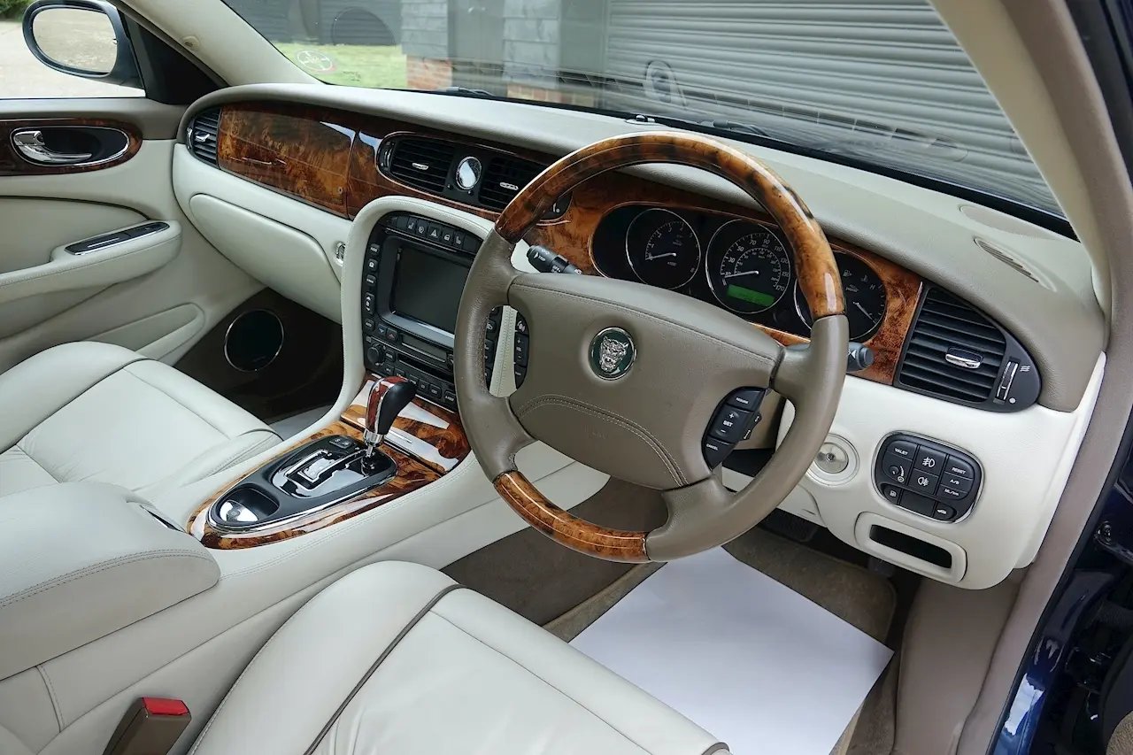 Jaguar XJ XJ8 4.2 V8 Sovereing 6