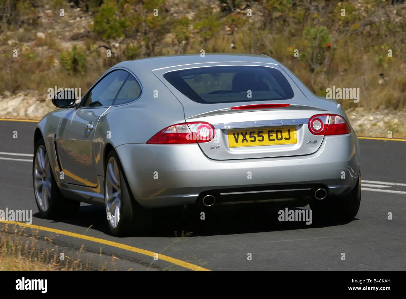 Jaguar  XK 4.2 L V8 2
