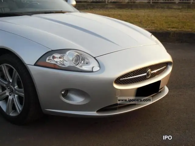 Jaguar  XK 4.2 L V8 5