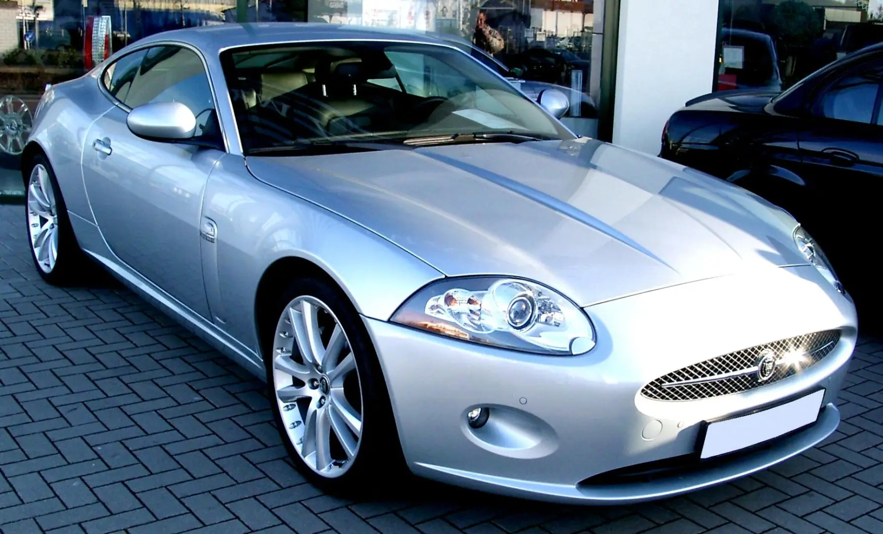 Jaguar  XK 4.2 L V8 4