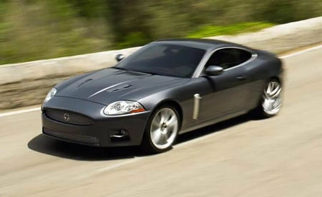 Jaguar  XK 4.2 L V8 5