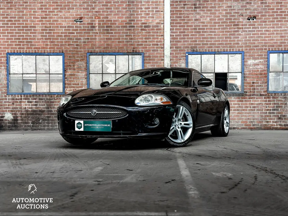 Jaguar  XK 4.2 L V8 6