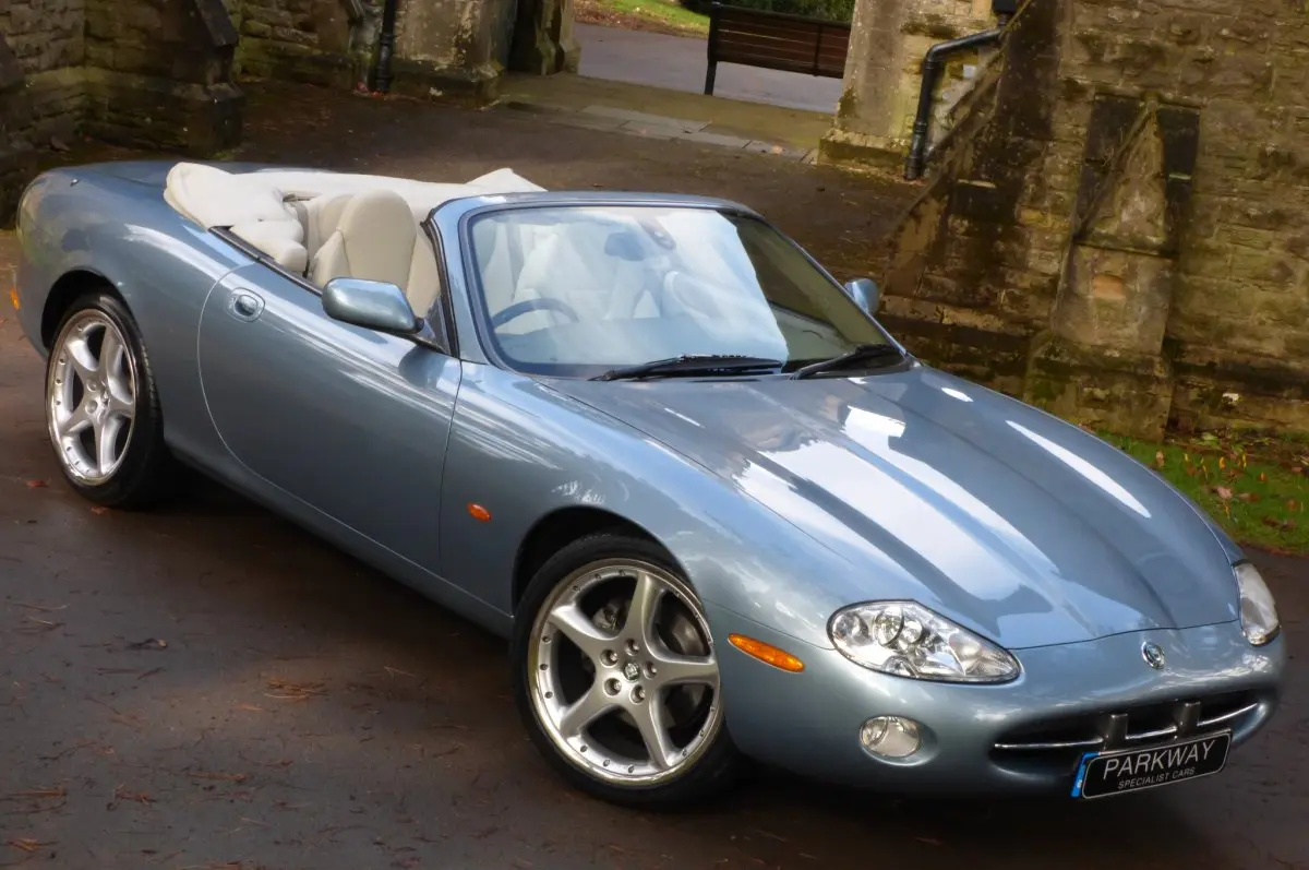 Jaguar XK8 XK8 4.2 L V8 S/C 5