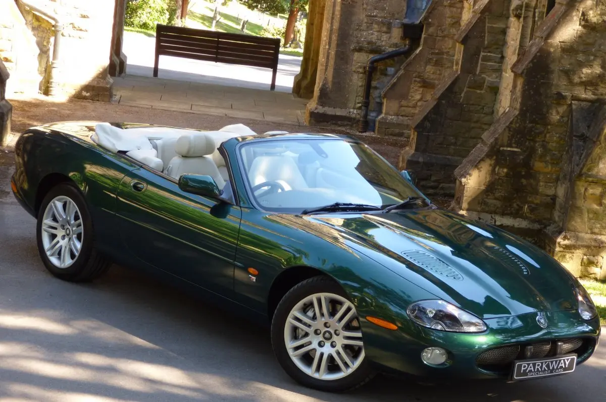 Jaguar XKR XKR 4.2 L V8 S/C 2