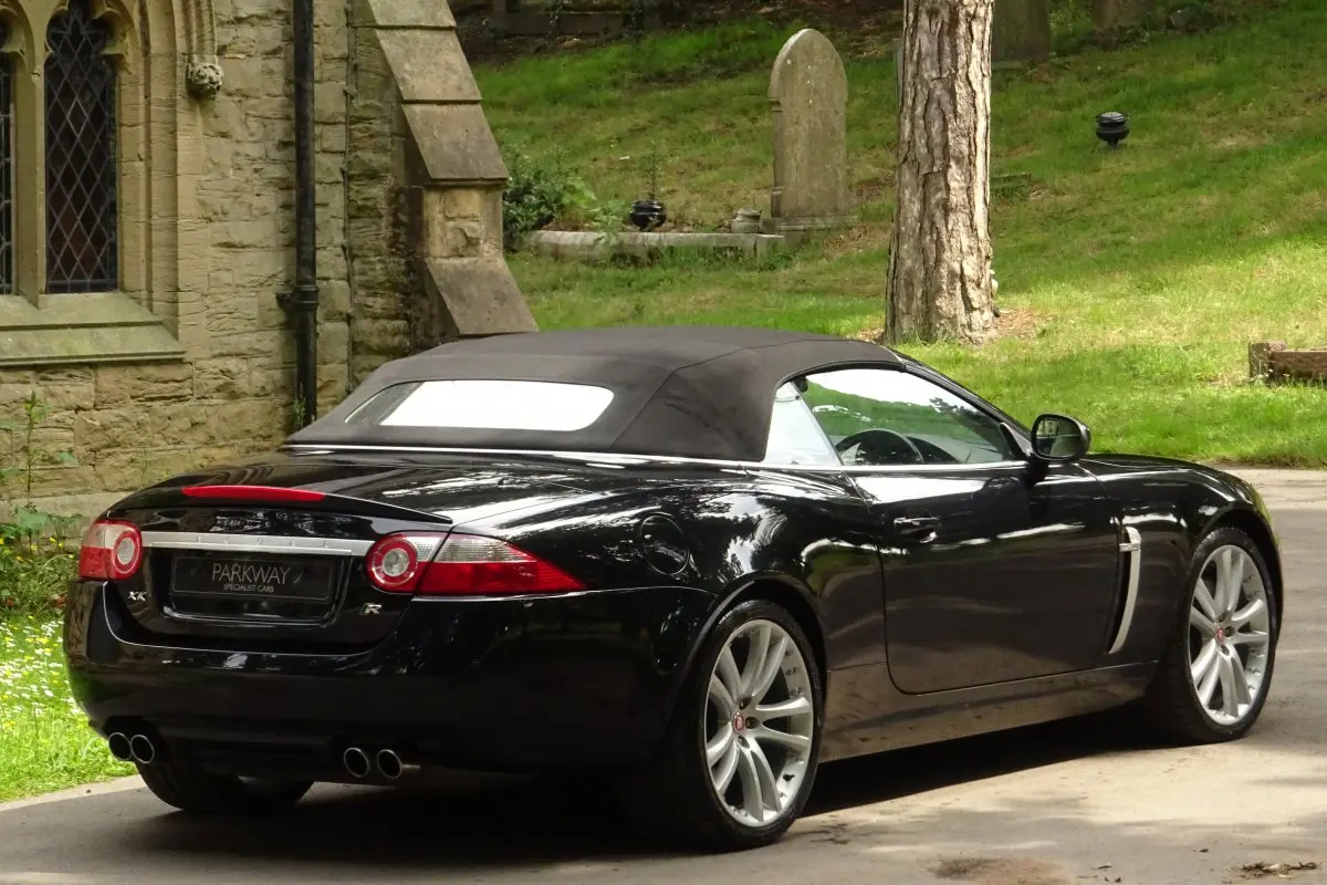 Jaguar XKR XKR 4.2 L V8 S/C 6