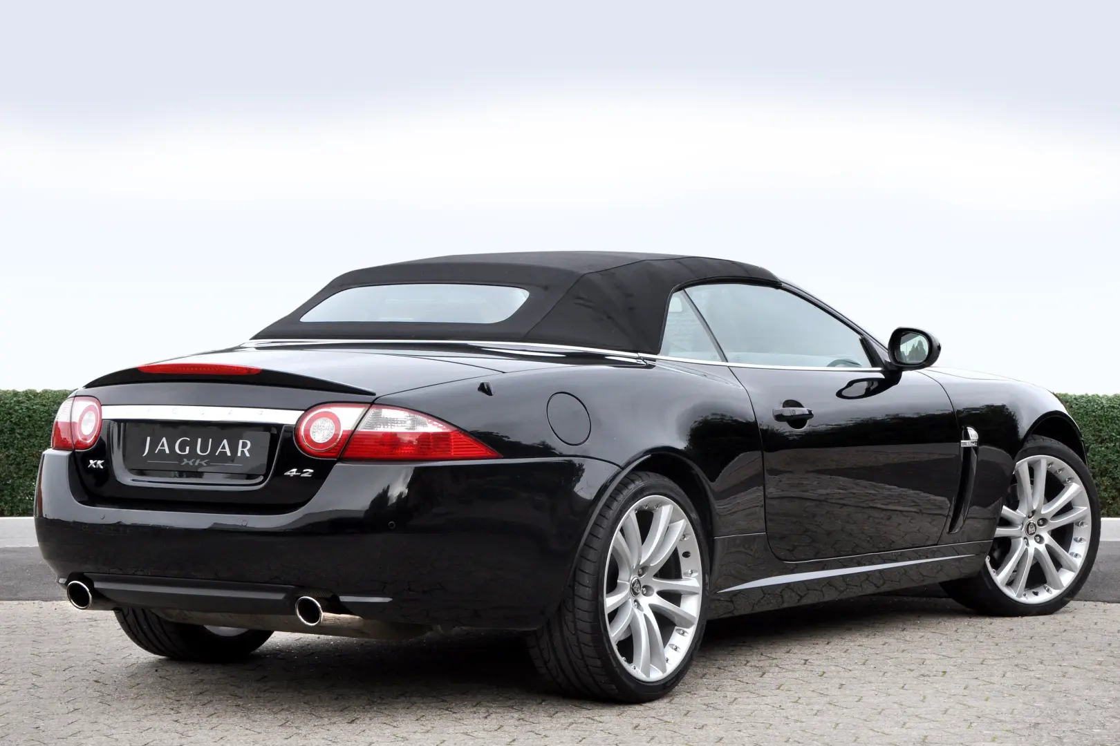 Jaguar XKR XKR 4.2 L V8 S/C 5