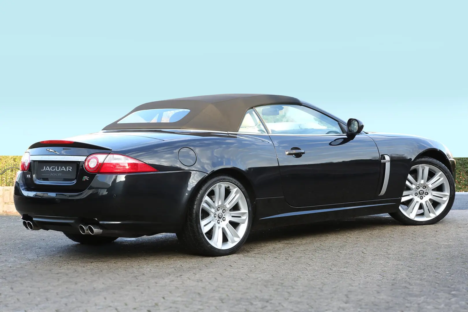 Jaguar XKR XKR 4.2 L V8 S/C 4