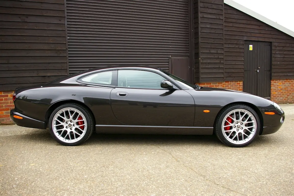 Jaguar XKR XKR 4.2 L V8 S/C 2