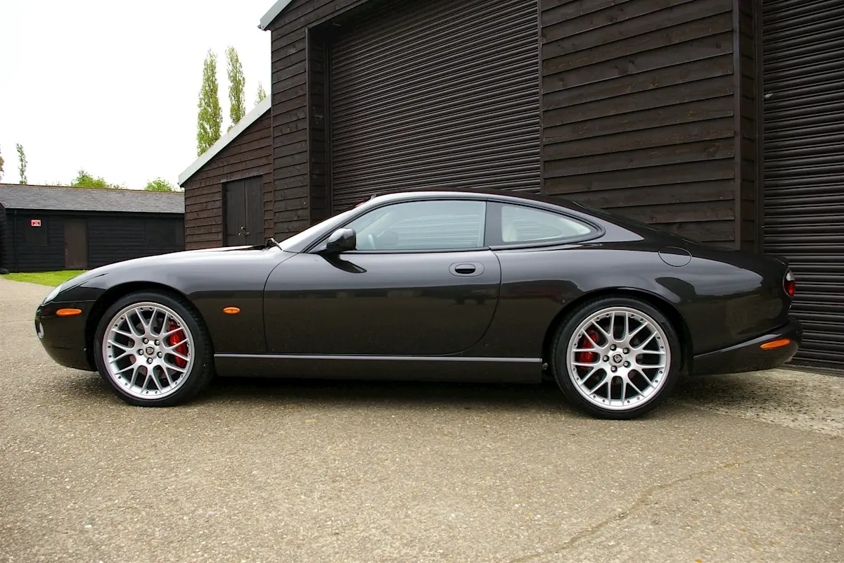 Jaguar XKR XKR 4.2 L V8 S/C 4