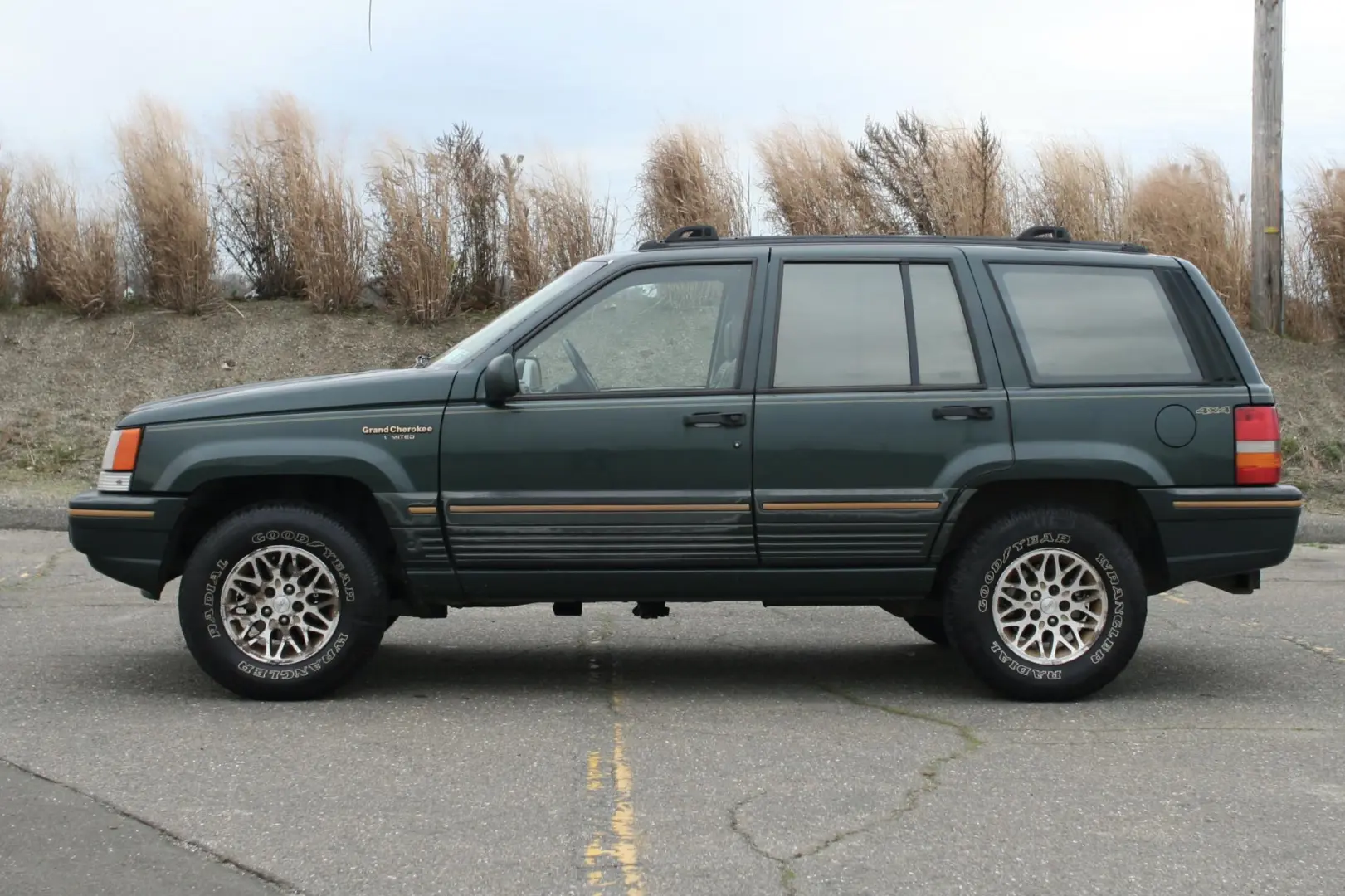 Jeep Cherokee Cherokee 2.5 4