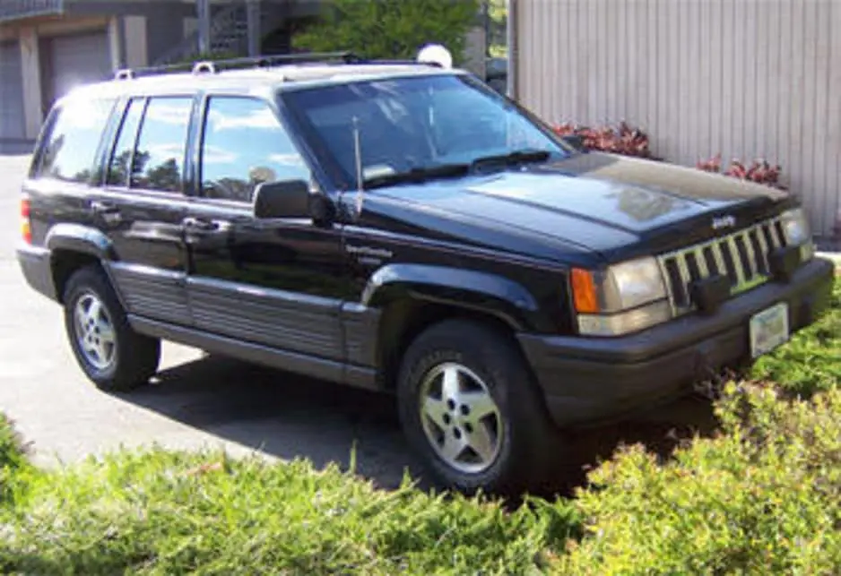 Jeep Cherokee Cherokee 2.5 5