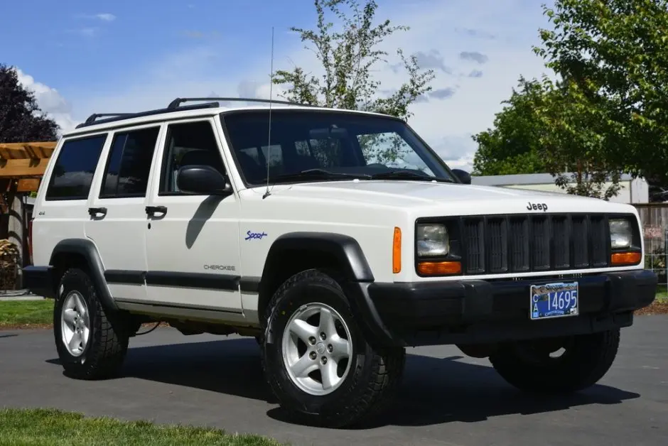 Jeep Cherokee Cherokee 2.5 Sport 6