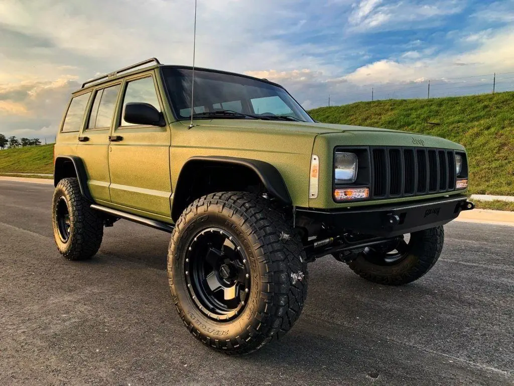 Jeep Cherokee Cherokee 2.5 Sport 4