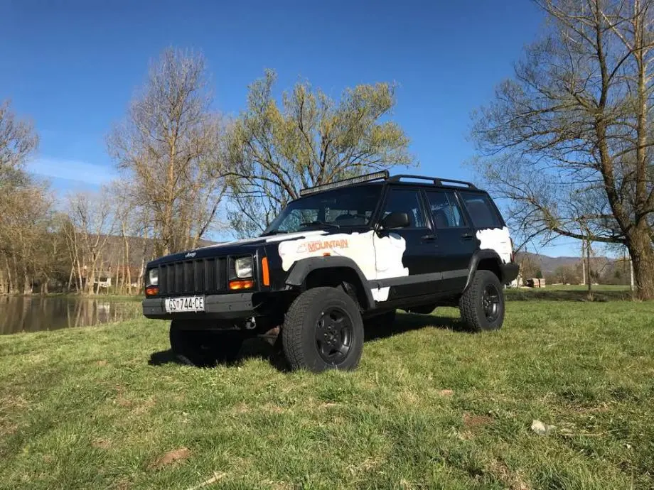 Jeep Cherokee Cherokee 2.5 TD Sport 2