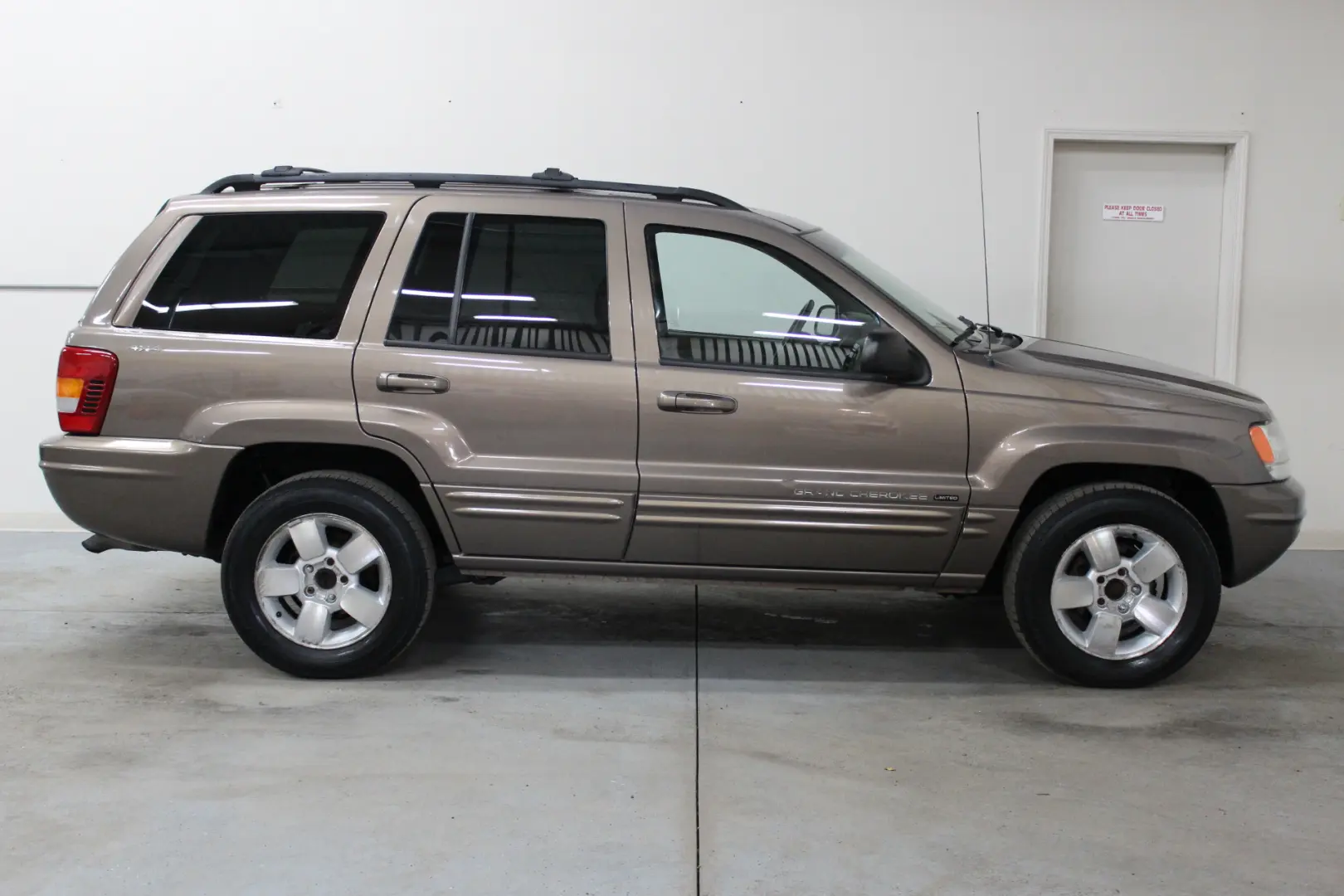Jeep Cherokee Cherokee 3.7 Limited 4