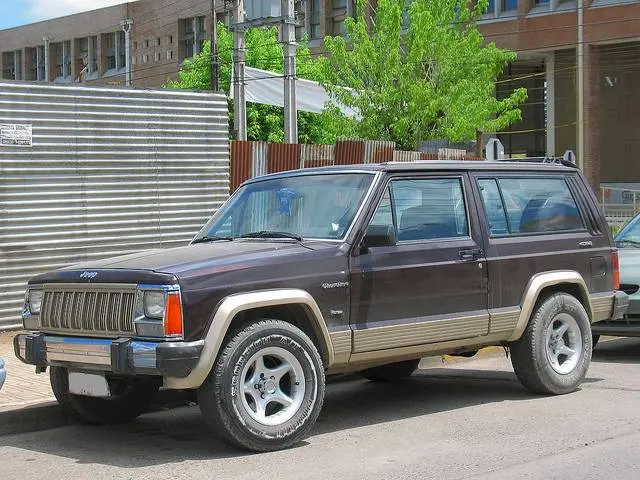 Jeep Cherokee Cherokee 4.0 Base 2